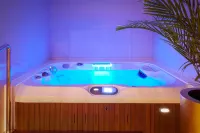 รอยัล ทูลิป มัสคัท - ที่มีฟิตเนส