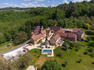 Aux Bories de Marquay, Chambres d'hôtes B&B Avec Piscine et Spa près de Sarlat