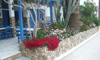 Meltemi Pension - Housity