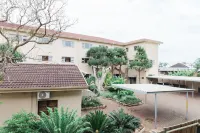 Umthunzi Hotel and Conference Hôtels à : Port Shepstone