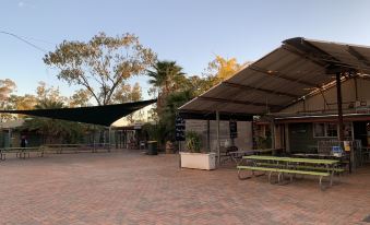 Lightning Ridge Outback Resort & Caravan Park