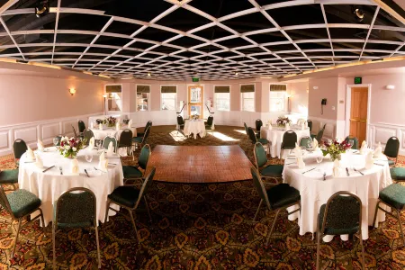 Cliff House at Pikes Peak Отели в г. Маниту Спрингс