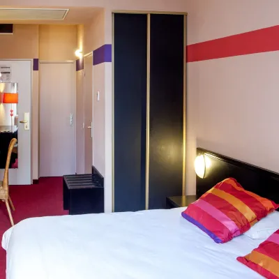 Hôtel Saint Sauveur Hotels near Basilica of Our Lady of the Rosary