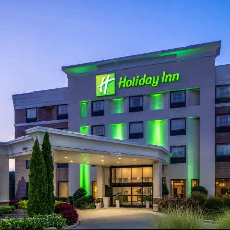 Holiday Inn GREENSBORO COLISEUM by IHG Отели рядом с достопримечательностью «Торговый центр Four Seasons»