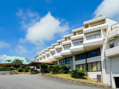 Izu-Kogen Wan Wan Paradise Hotel & Cottage