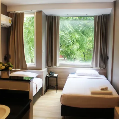 YWCA Hotel Bangkok Hotels near Lumpini Park