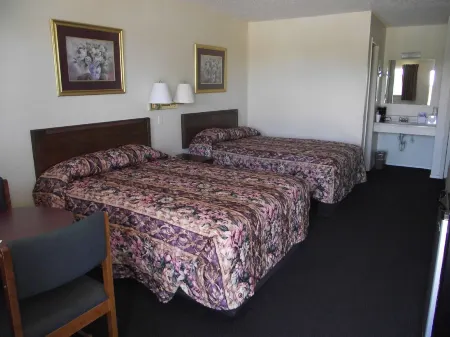 Glen Rose Inn and Suites