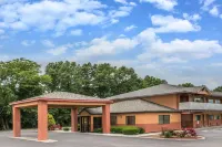 Days Inn by Wyndham Kingdom City Hotels in Fulton