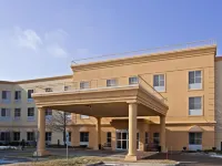 La Quinta Inn & Suites by Wyndham Bannockburn-Deerfield Hotels in Bannockburn