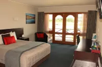 The Harvest Hotel Hotels in Cromwell