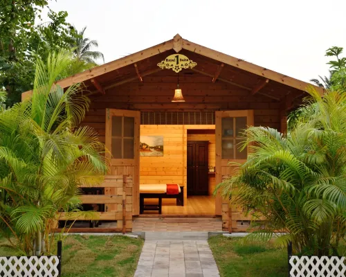 Majestic Beach Comforts Hotels in Varca