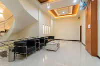 RedDoorz Plus near Ramayana Pematangsiantar Hotel di Siantar Timur