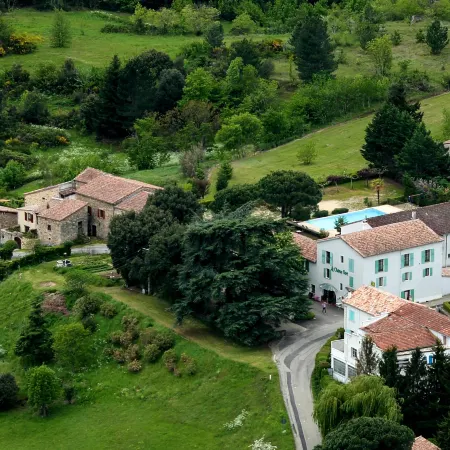Logis Hôtel Restaurant le Chêne Vert