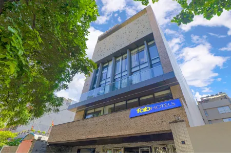 FabHotel Prime Shanit Отели рядом со станцией Anand Vihar