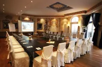 Schlosshotel Lacknerhof Hotels in Flachau