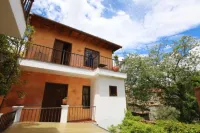 Nass Casa del Aguila Hotels near Iglesia de Santo Domingo