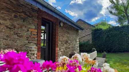 Gîte Rural Hubermont & Merveilles Отели в г. Champlon