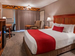 Best Western Plus Rivershore Hotel