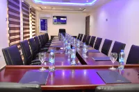 Qualibest Grand Hotels Hôtels à : Abuja