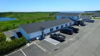 Econo Lodge  Inn & Suites - ที่มีที่จอดรถ