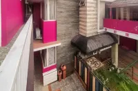 D'h Mansion la Rosa Syariah Sentul Mitra RedDoorz Hotell i Cijayanti