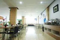 Urbanview Hotel Mulia Indah Palopo Hotel a East Wara