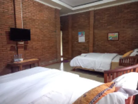NDalem Joglo Krawitan Syariah