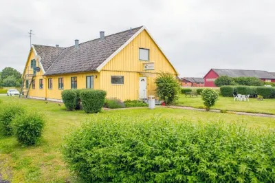 Bruksparkens Vandrarhem AB Hotels near Smygehuk