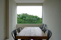 RedDoorz Near Exit Tol Banyumanik 2 Hôtels à : Srondol Wetan