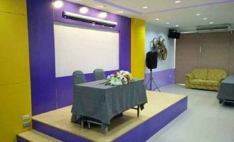 C2U Hotel Uthai Thani - Adults Only