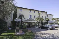 Palazzo Della Scala Spa Hotel Suites & Apartments Hotels in Lazise Old Town