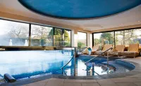 Fredrick's Hotel & Spa - Kolam Renang