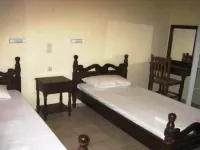 Makris Apartments Hotel di Roda