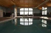 Grandstay Hotel & Suites Mount Horeb - Madison - Pools