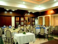 MO2 Westown Hotel - Mandalagan Hotels in Talisay City