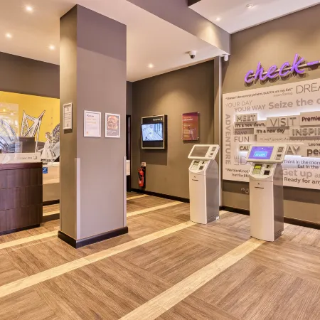 Premier Inn Glasgow City Centre (St. Enoch Square) Отели рядом с достопримечательностью «Клуб Арчес»