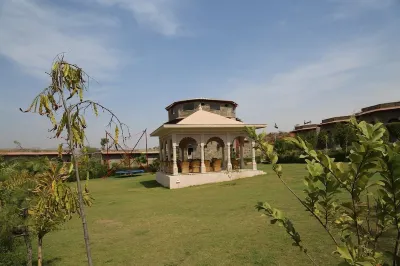 Van Chhavi Resort