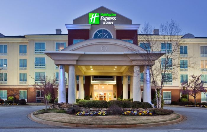 Holiday Inn Express & Suites I-26 & US 29 AT WESTGATE MALL by IHG