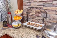 Staybridge Suites BOWLING GREEN by IHG - 朝食