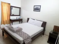 Ndalem Suratin Guesthouse Hotels in Cokrodiningratan