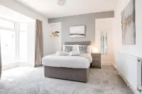 4Br-11Guests-Patio-FamilyFriendly-CityCentre-Beach