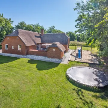 "Thana" - 1.4km from the Sea