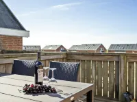 "Otto" - 2.3km from the Sea