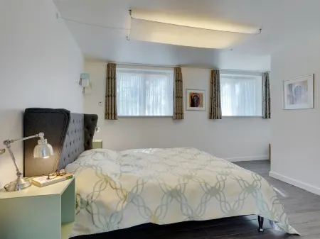 "Odeta" - 100m from the Sea Отели в г. Гульборгсунн