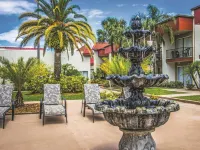La Quinta Inn by Wyndham Clearwater Central - parking