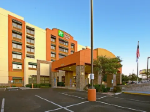 Holiday Inn Express & Suites TEMPE by IHG Hotels in Tempe