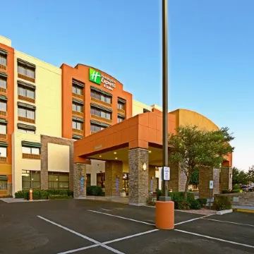 Holiday Inn Express & Suites TEMPE by IHG