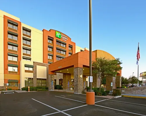 هوليداي إن إكسبرس آند سويتس تيمب باي آيتش جي فنادق في تمبي