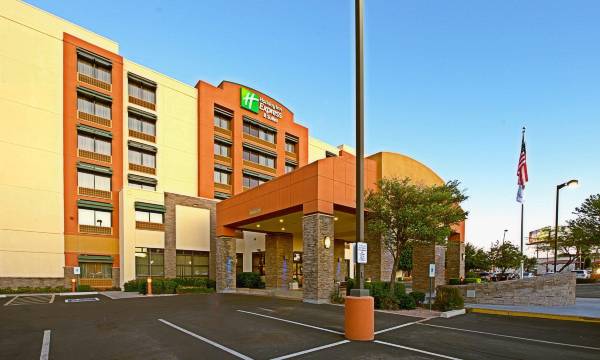 Holiday Inn Express & Suites Tempe by IHG