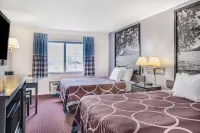 Super 8 by Wyndham Danville - parking